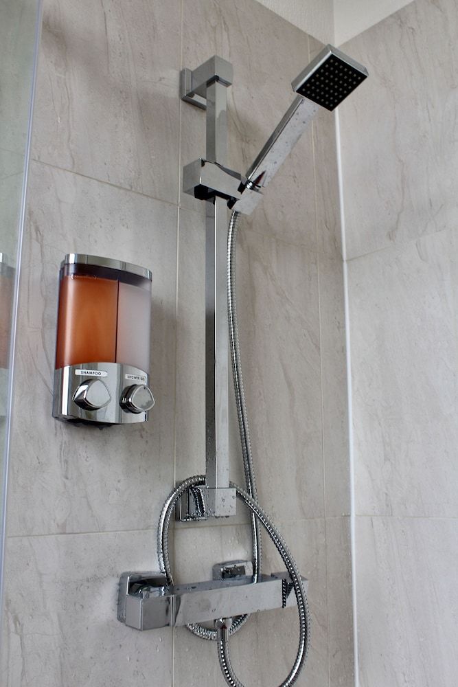 The Station Aparthotel Standard Apartment, Private Bathroom 4