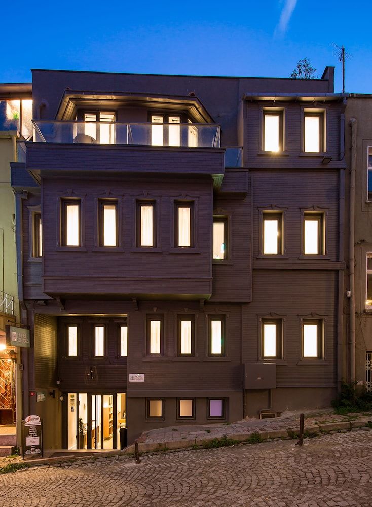 undefined Hotel Alilass 3