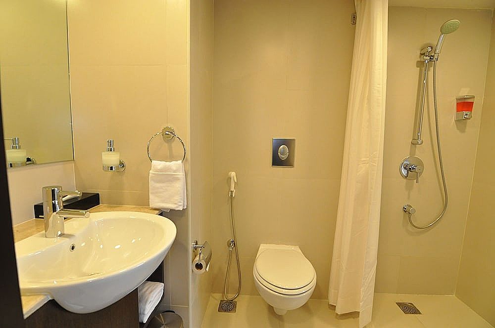 Bathroom sink