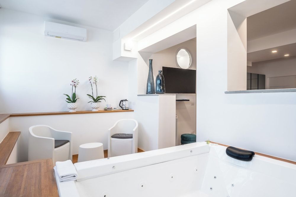 Tenuta D'Amore Suite, 1 Double Bed with Sofa bed, Hot Tub 5