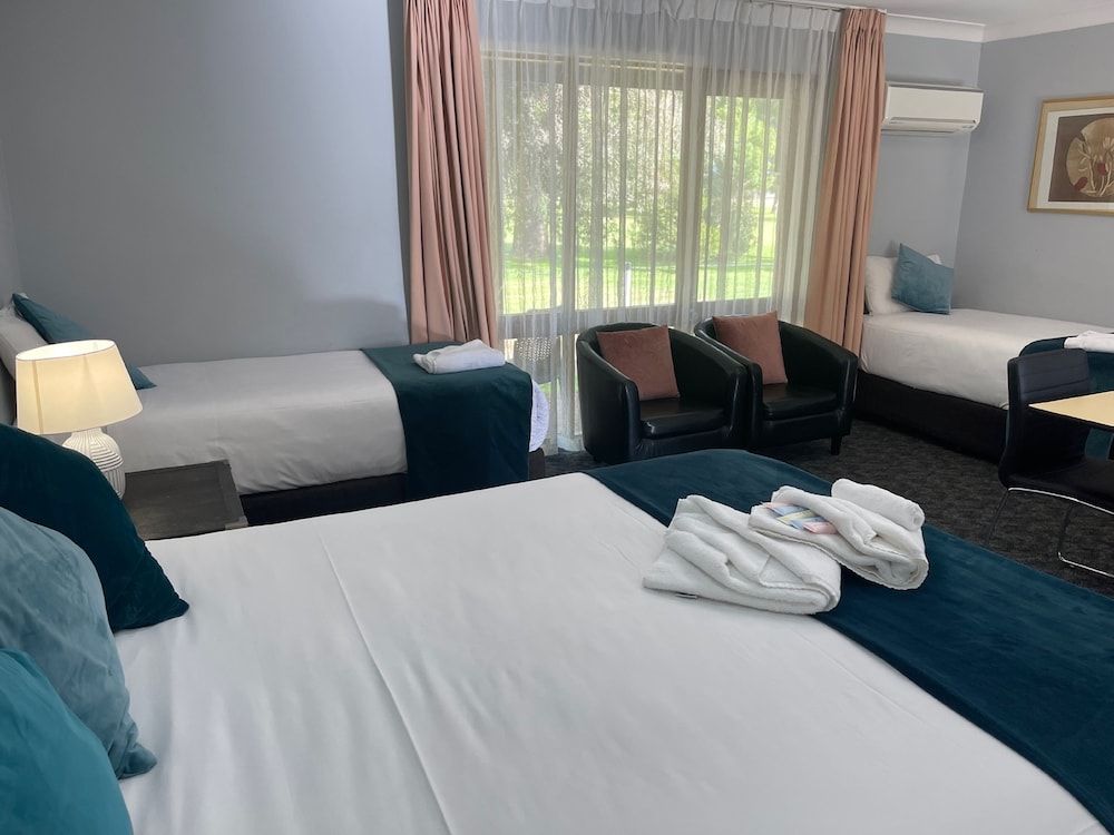 Deluxe Quadruple Room, Golf View