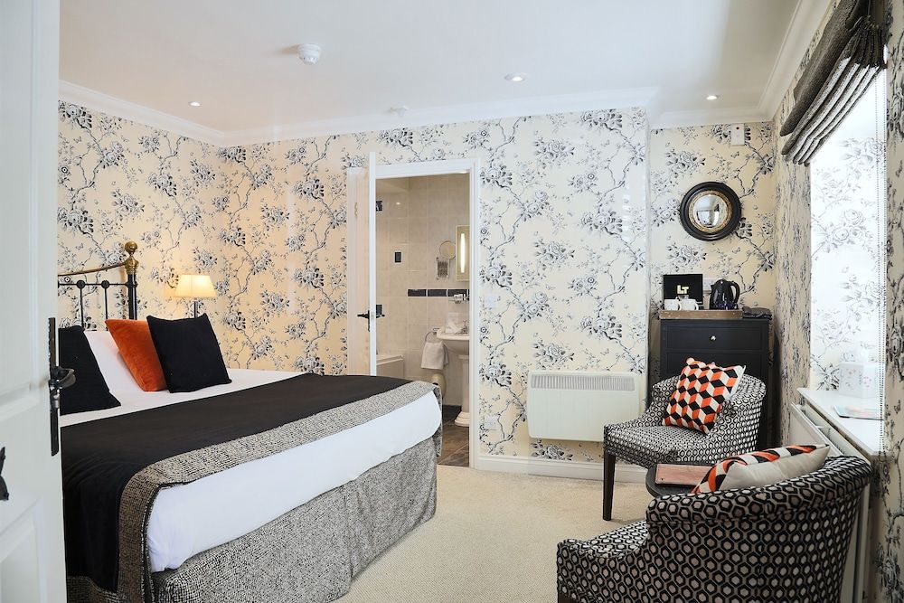 The Crown Inn Luxury Double or Twin Room, Ensuite (The Nene)