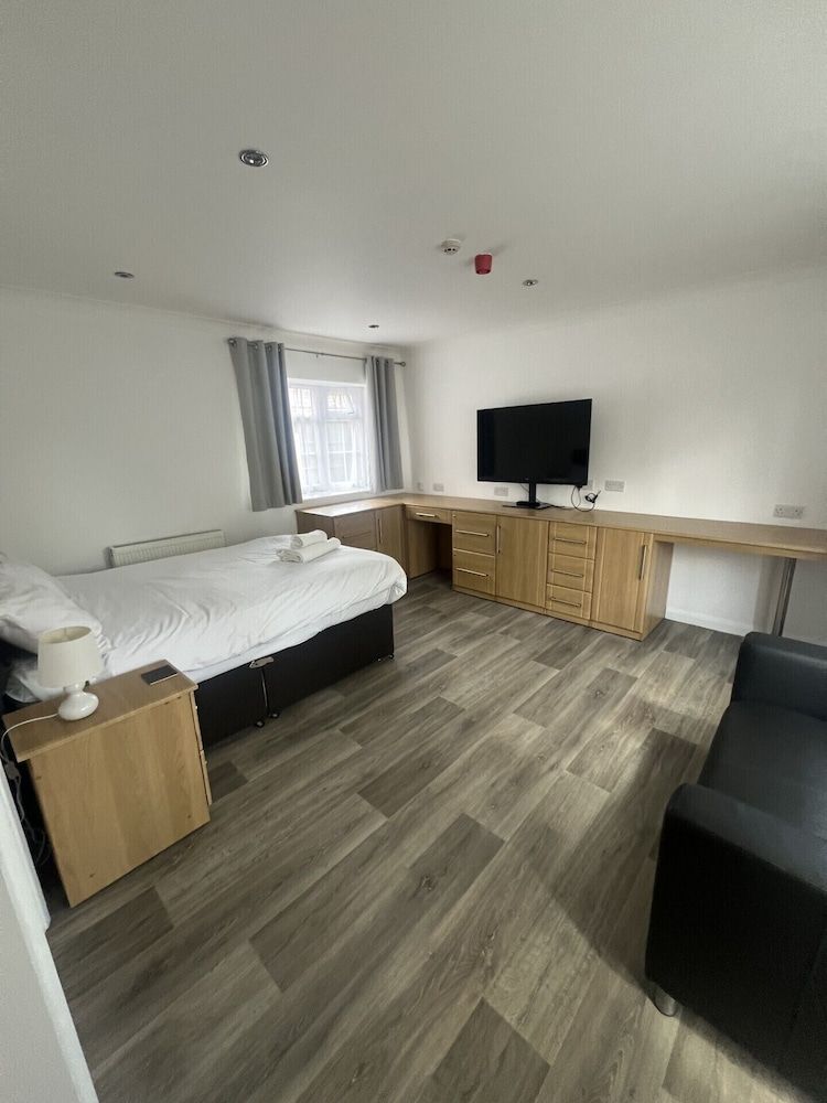 The Lawns Guest House Deluxe Apartment, Private Bathroom