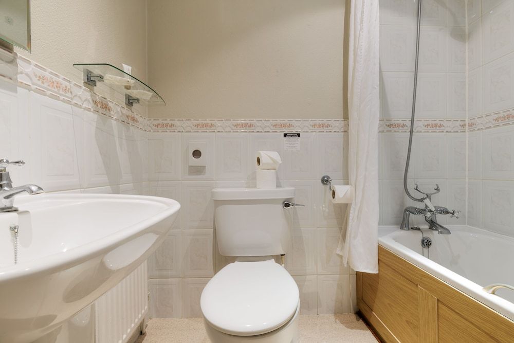 Blacksmiths Arms Inn Standard Twin Room 6