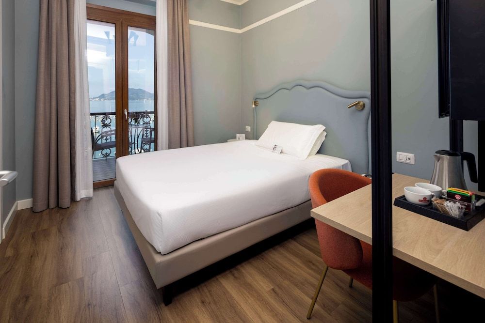 Standard Room, 1 Twin Bed, Non Smoking, Sea View (Bed is French Bed)