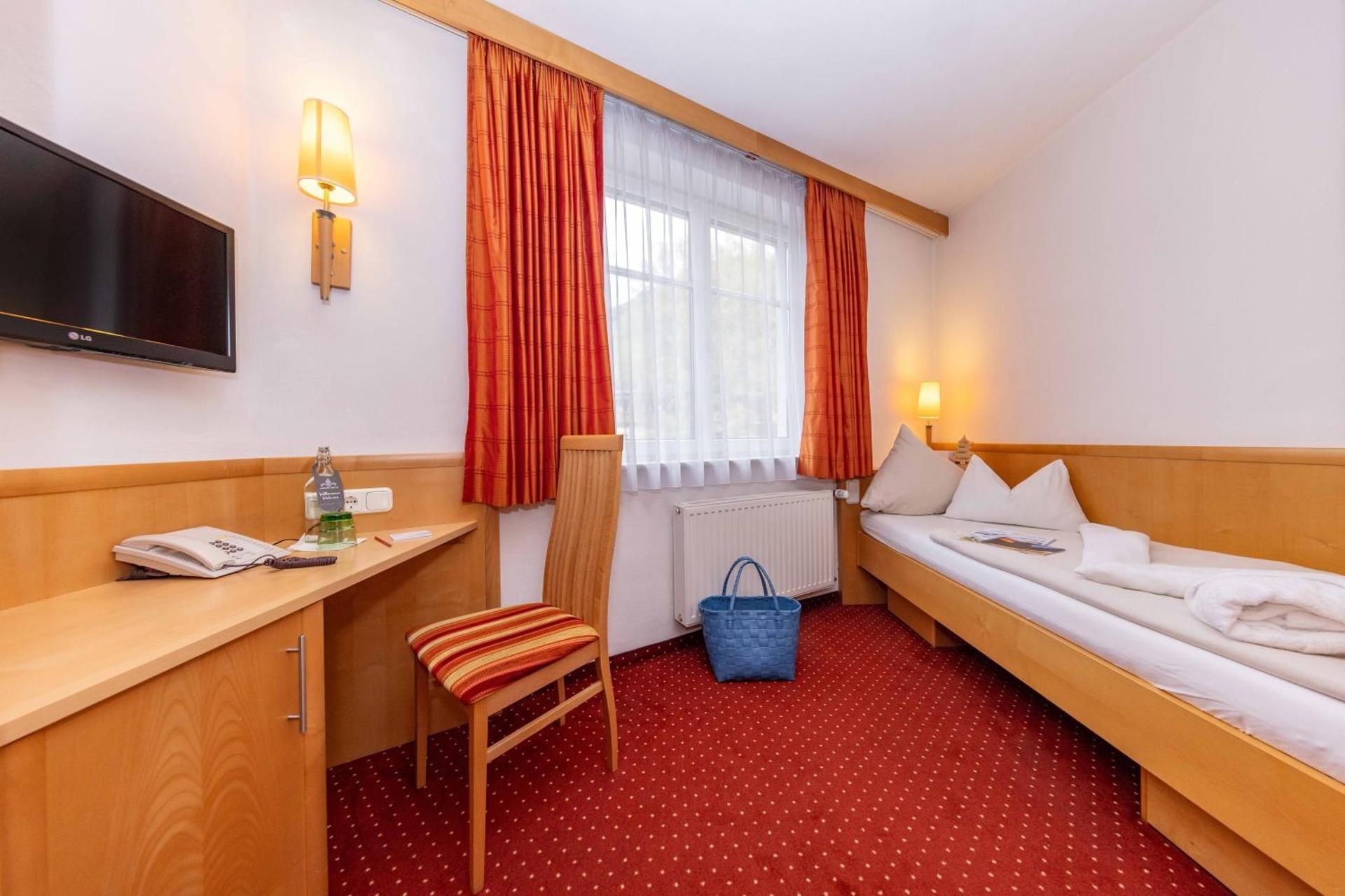 undefined Der Schutthof 6