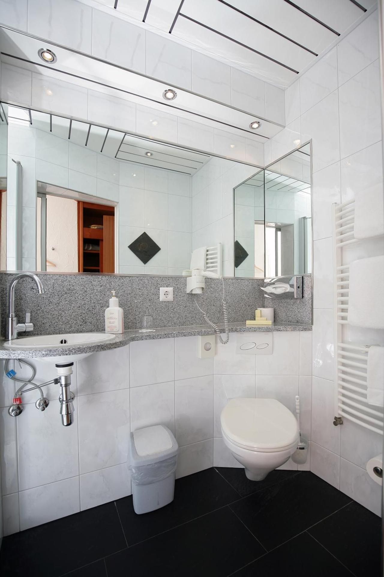 Badhotel Restaurant Stauferland Economy Single Room 2