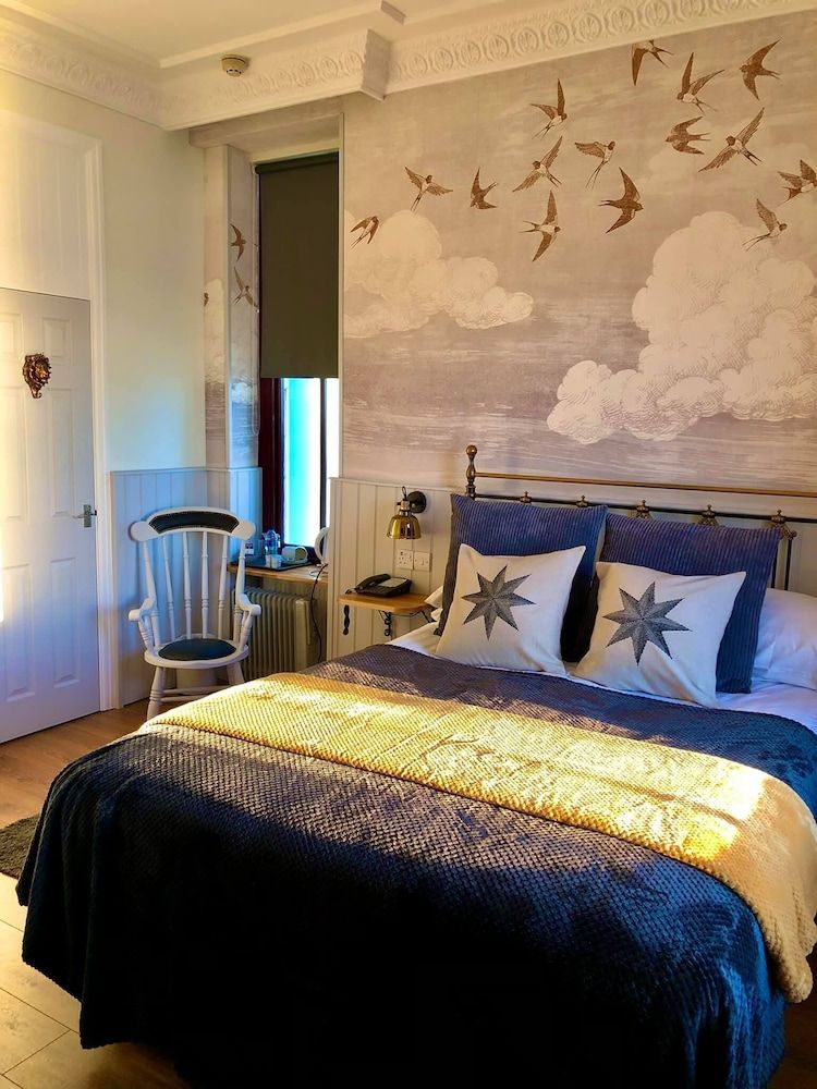 The Esplanade Double Room, Ensuite, Sea View 2