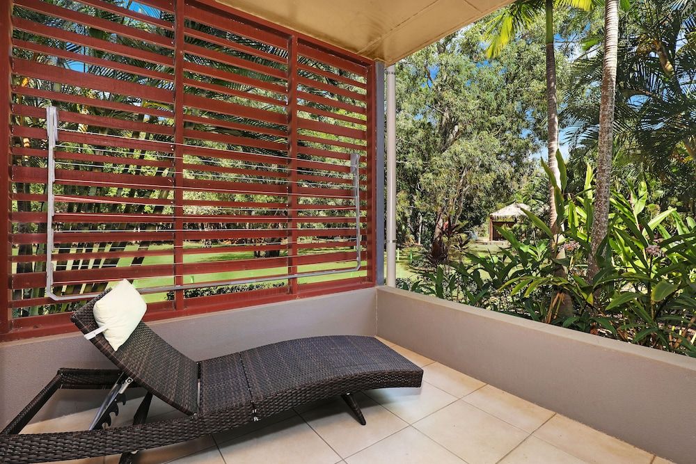1 Bedroom Beach Home with Pool