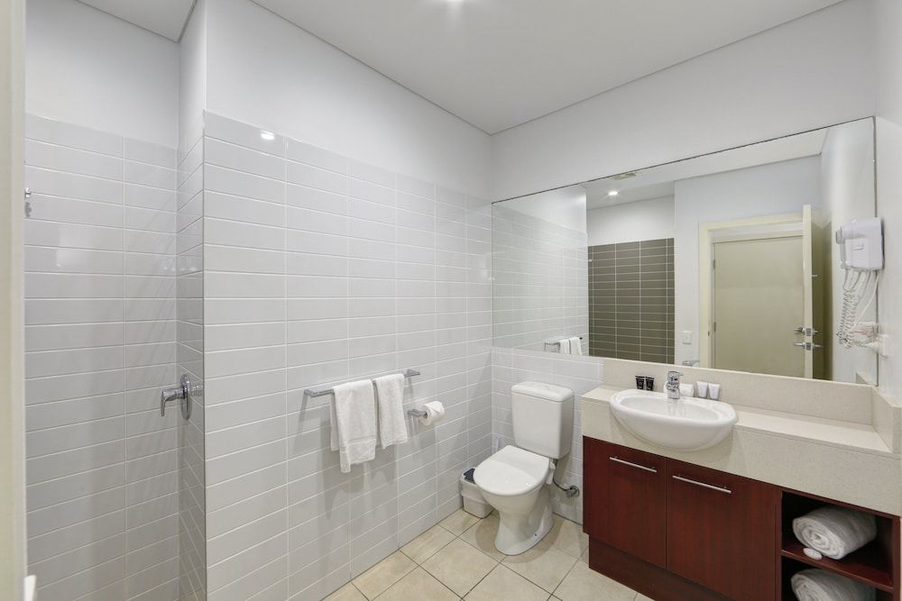 Sandcastles 1770 Motel & Resort 2 Bedroom Beach Home with Pool 2