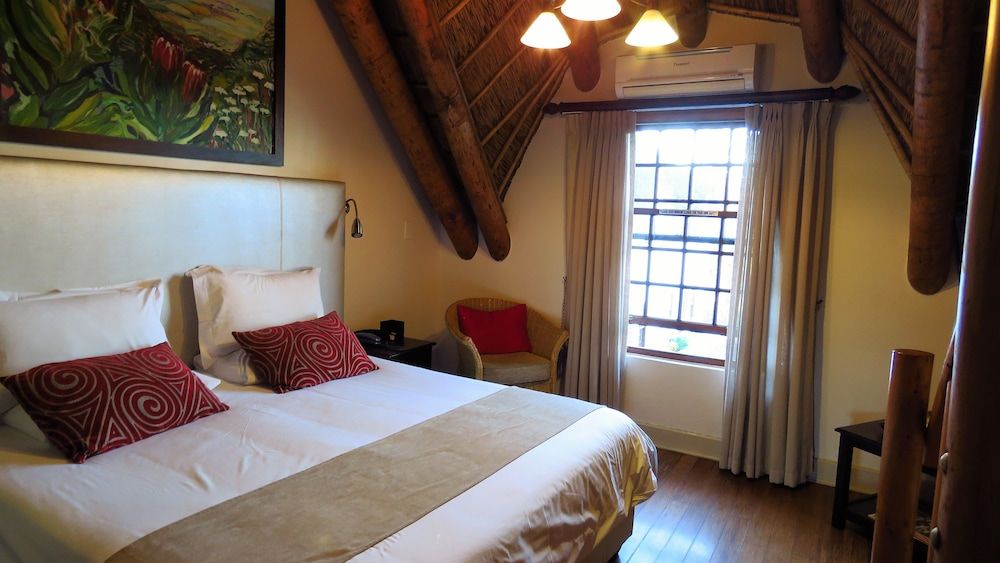 Oakhurst Hotel Family Room (Deluxe)