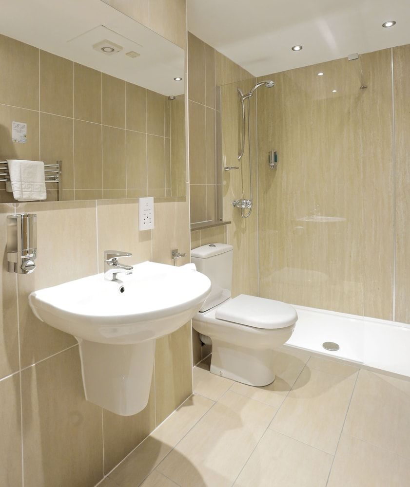 Invercarse Hotel Dundee, BW Signature Collection Standard Room, 1 King Bed, Non Smoking (Sofa Bed) 2