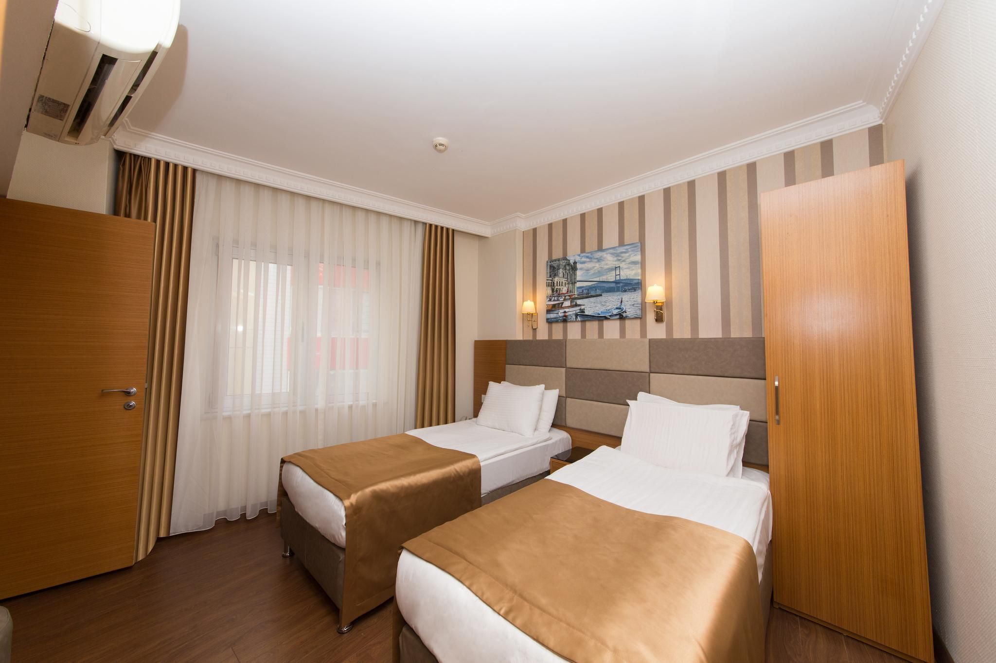 undefined Aspalace Hotel 8