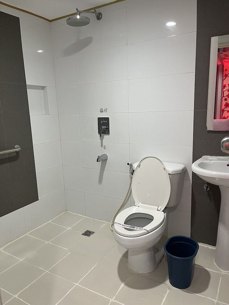 Hotel Sogo Quirino Motor Drive Inn Executive Room 5