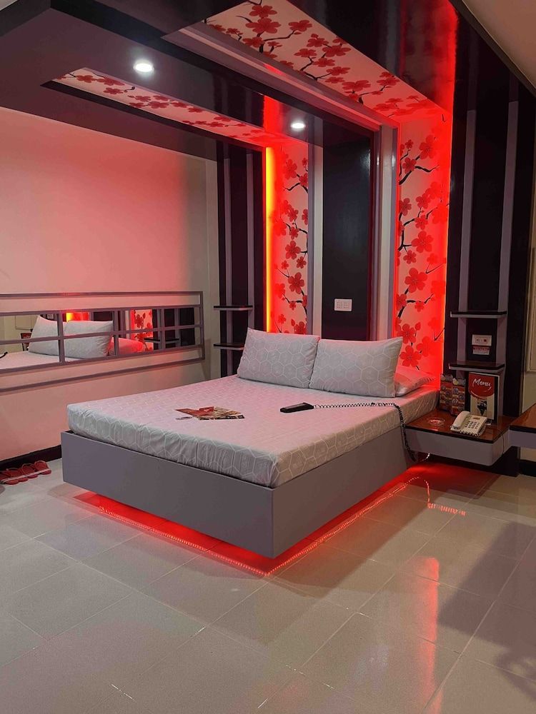 undefined Hotel Sogo Quirino Motor Drive Inn 2