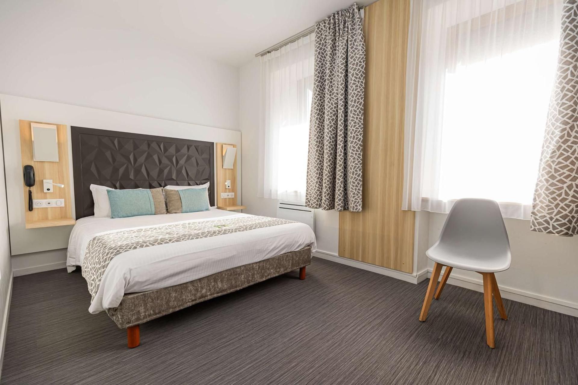 1 Queen Bed, Standard Room