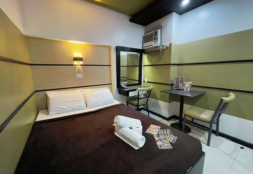 Fiesta Room (No Window)