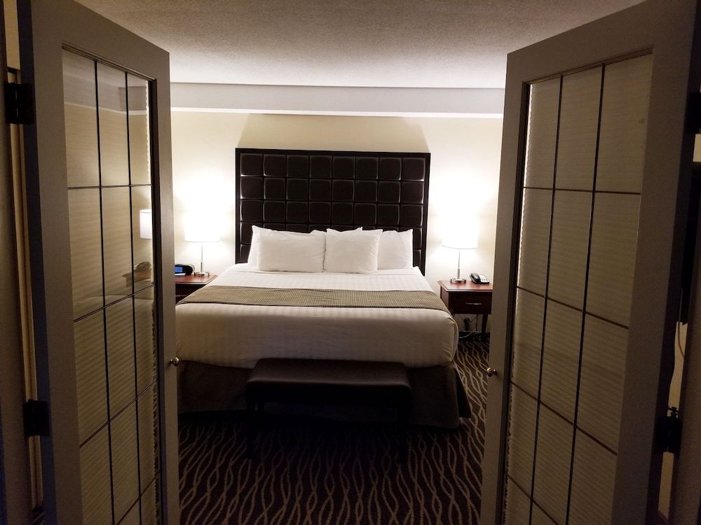 Suite, 1 King Bed with Sofa bed, Balcony