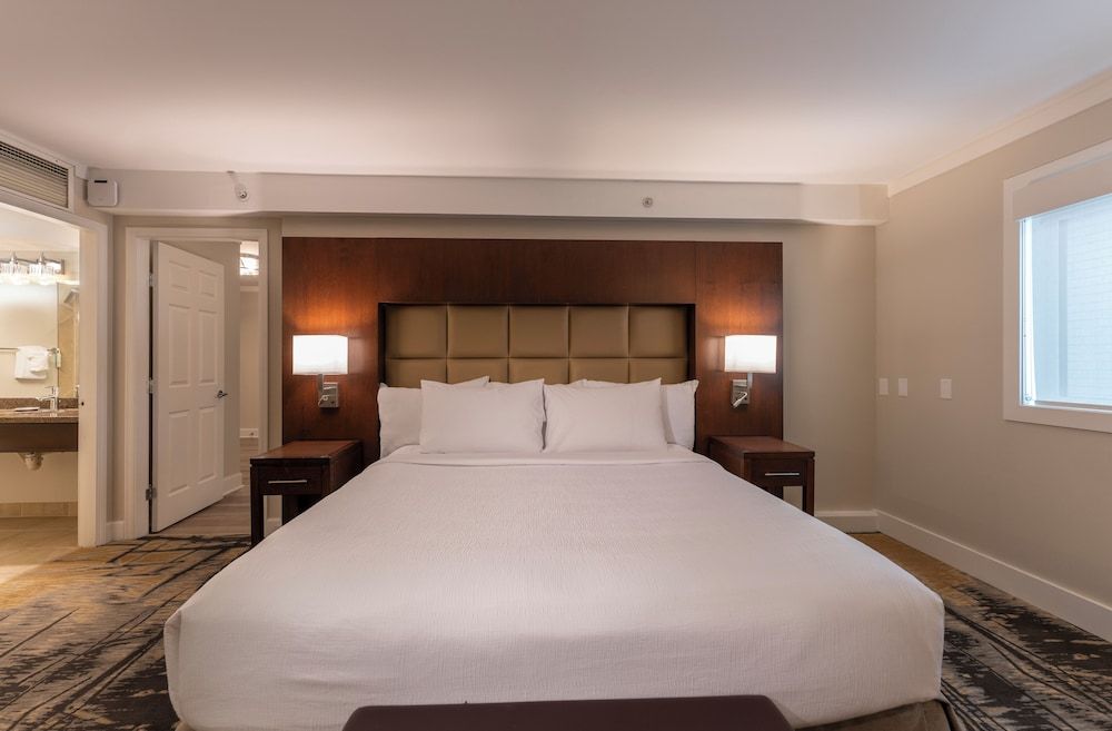 Signature Suite