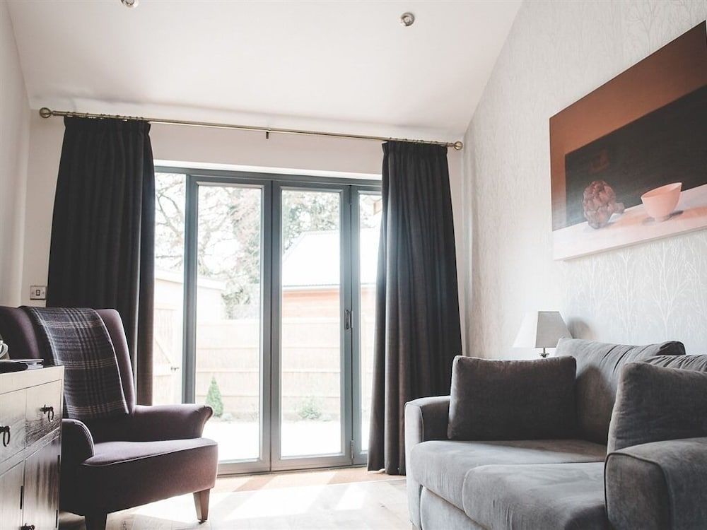 Norfolk Mead Premier Suite, Ensuite (Sea Beet) 2