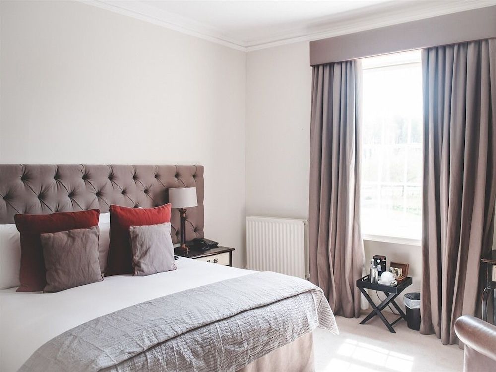 Norfolk Mead Superior Suite, Ensuite (Mulberry) 2