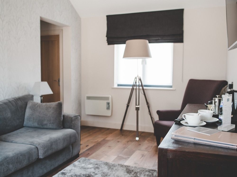 Norfolk Mead Premier Suite, Ensuite (Sea Beet) 3