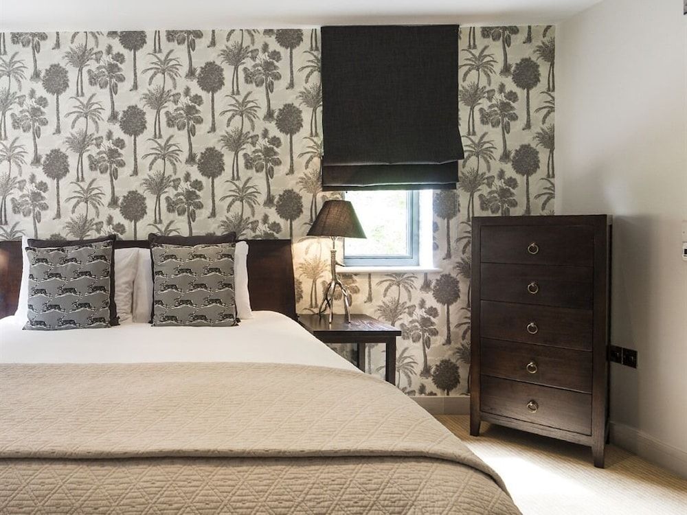 Norfolk Mead Premier Suite, Ensuite (Sea Beet)