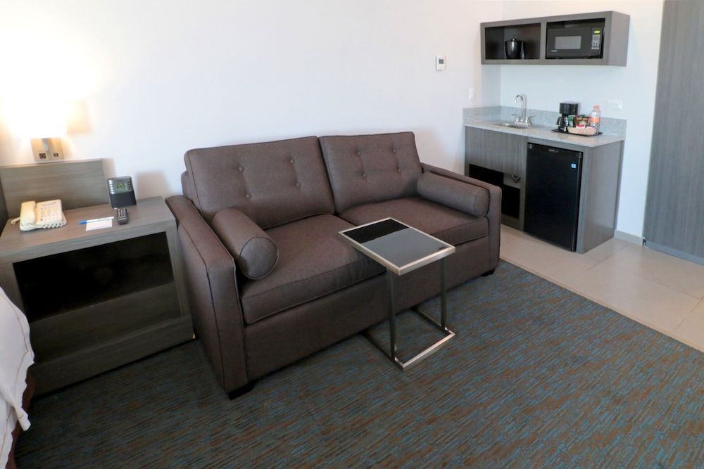 Holiday Inn Express & Suites Hermosillo by IHG Suite, 1 King Bed 9