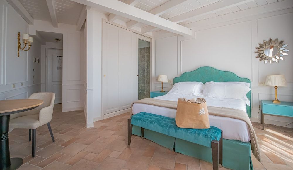 Superior Room, Partial Sea View