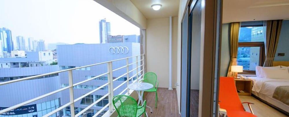 Marianne Hotel Deluxe Family Room, Ocean View - extra person fee pay upon arrival 5