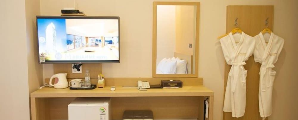 Marianne Hotel Deluxe Family Room, Ocean View - extra person fee pay upon arrival 10