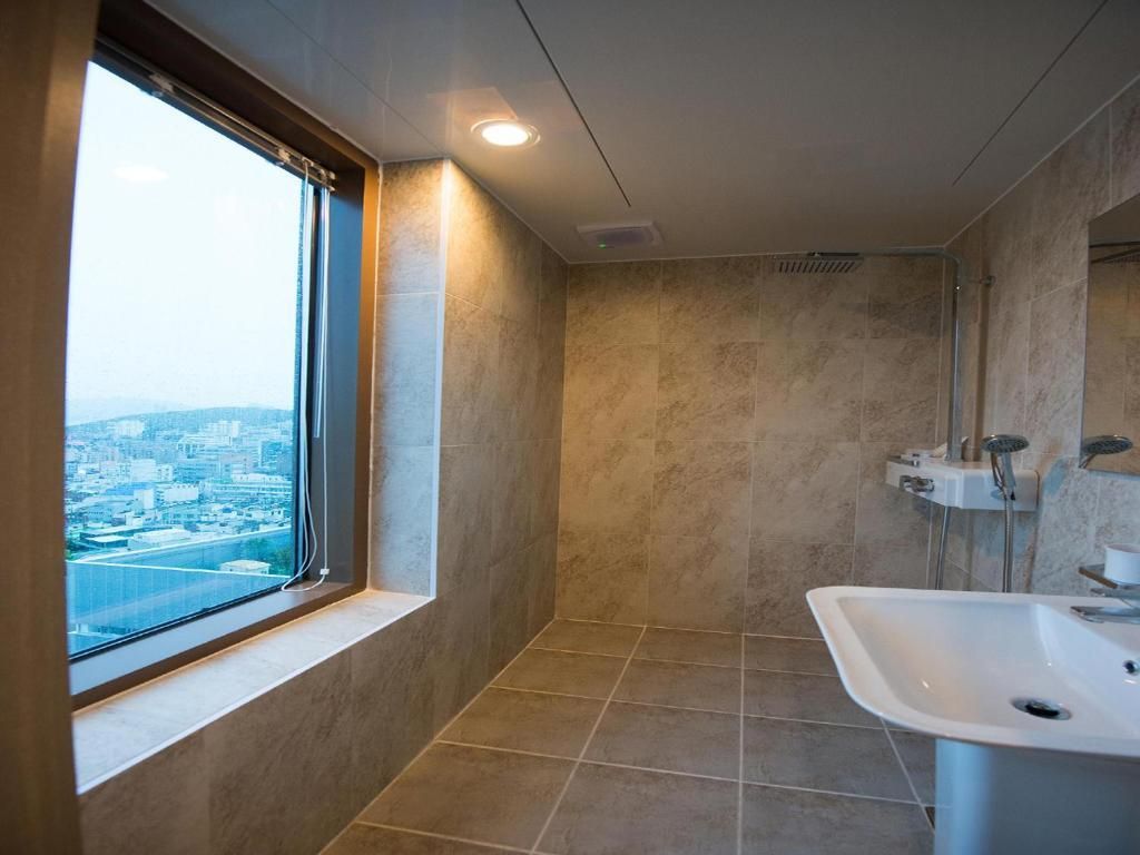 Deluxe Twin Room with Sea View