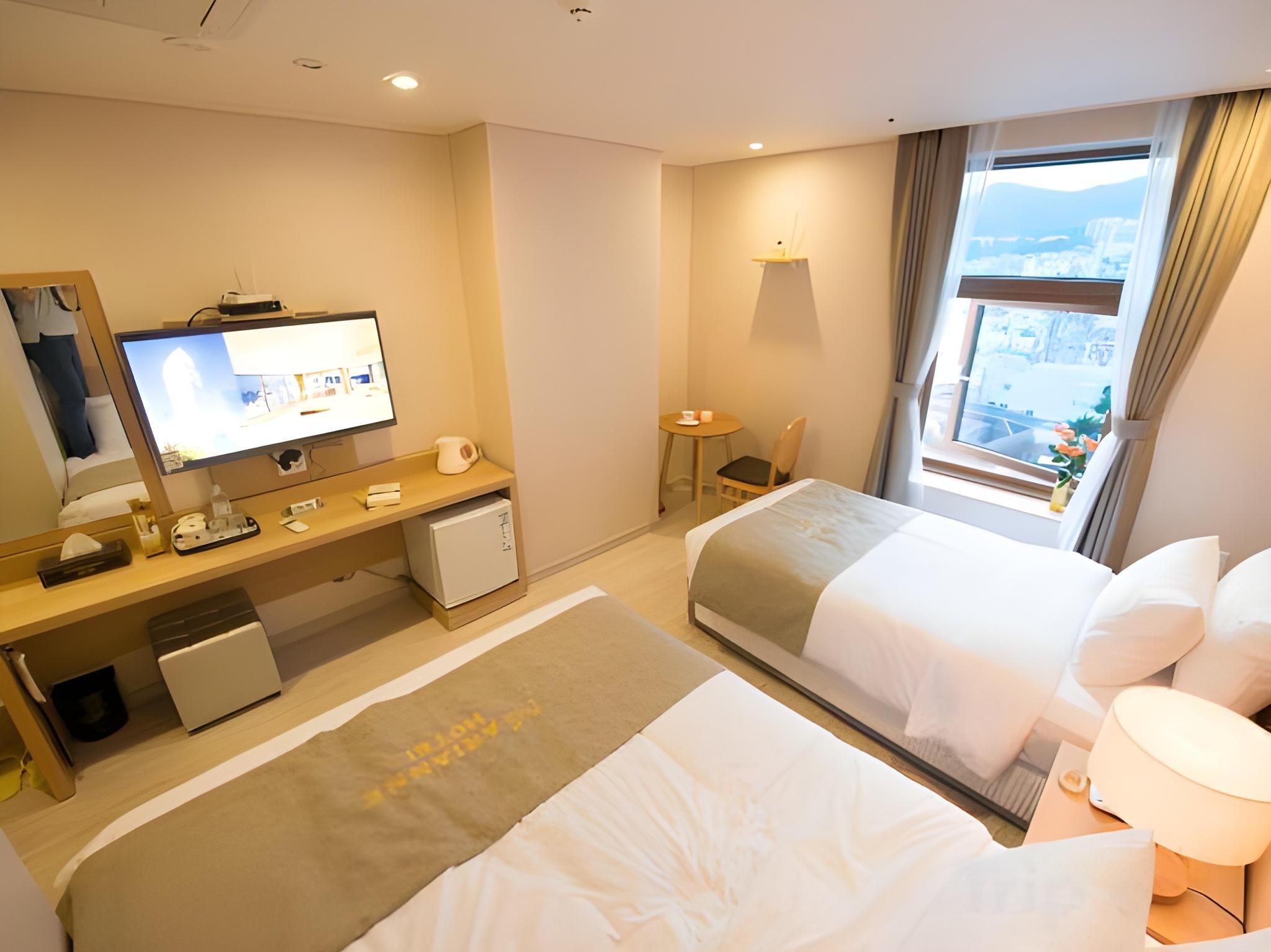 Standard Twin Room with City View