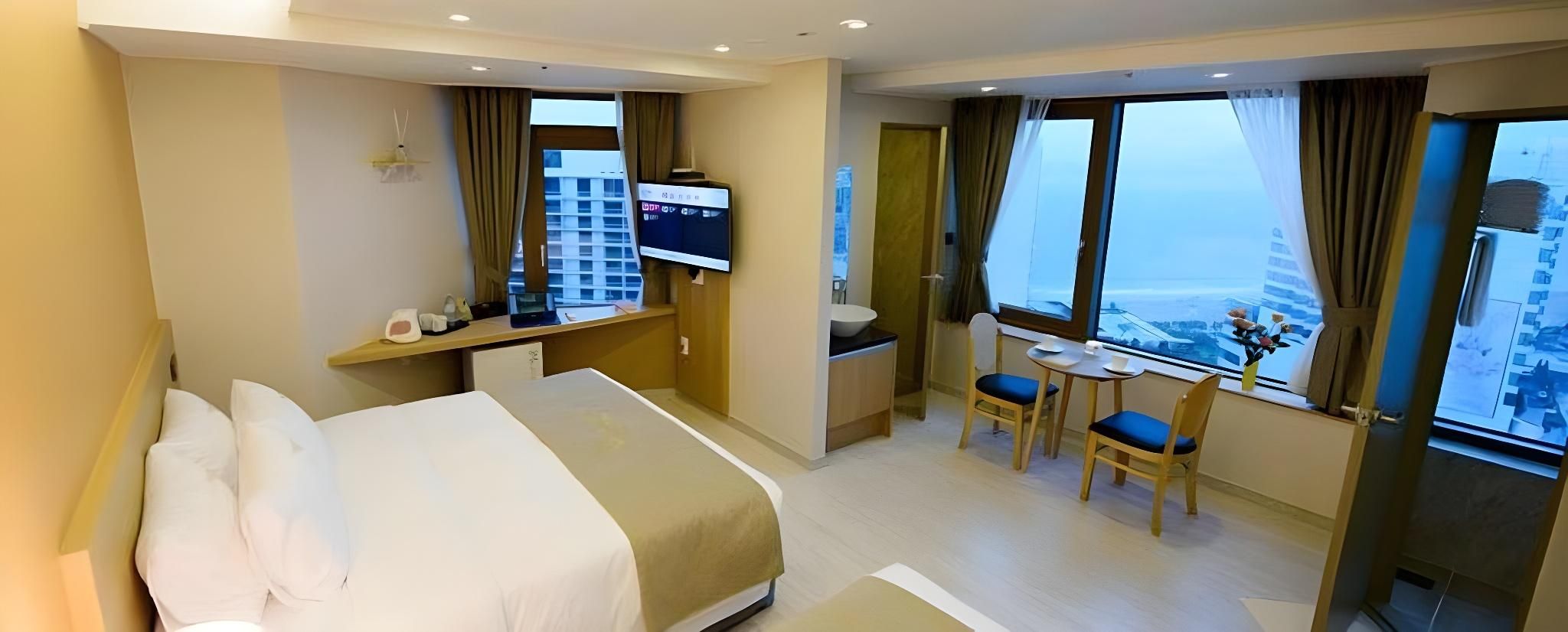 Deluxe Twin Room with Sea View