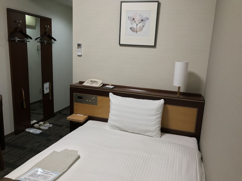 Single Room, Smoking