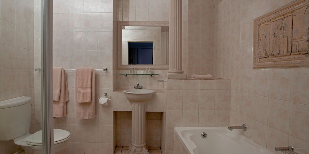 Apollo Hotel Deluxe Twin Room 4