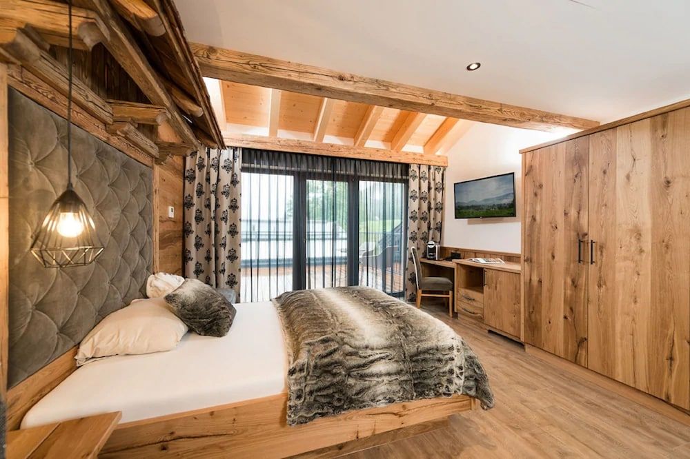 Design Chalet, Patio, Mountain View (Diamond)