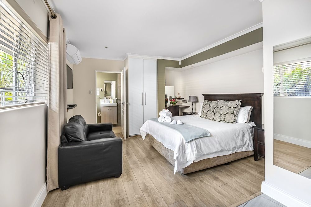 Executive Studio, Queen, Courtyard View, Kitchenette