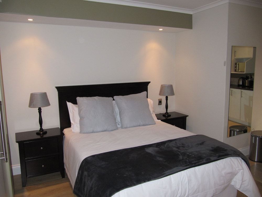 Executive Studio, Queen, Courtyard View, Kitchenette