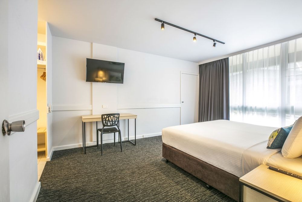 One Bedroom Apartment