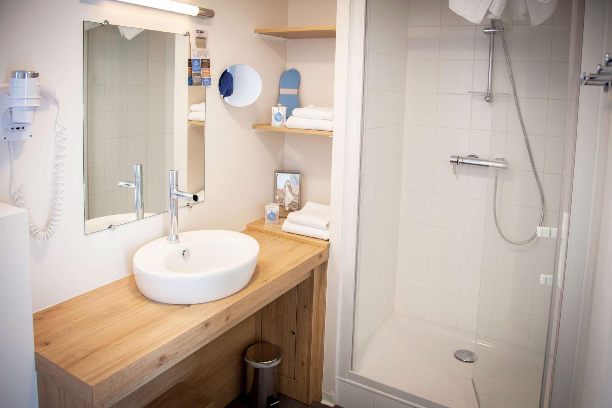 Kyriad Vannes Centre-ville Standard Room - 1 Single Bed 3