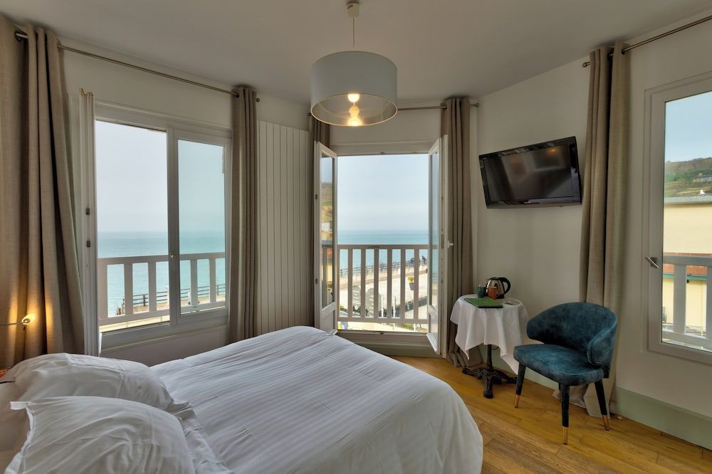 Hotel Le Rayon Vert Chambre double vue mer avec baignoire 4