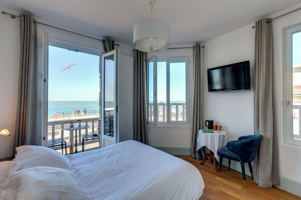 Hotel Le Rayon Vert Chambre double vue mer avec baignoire 5