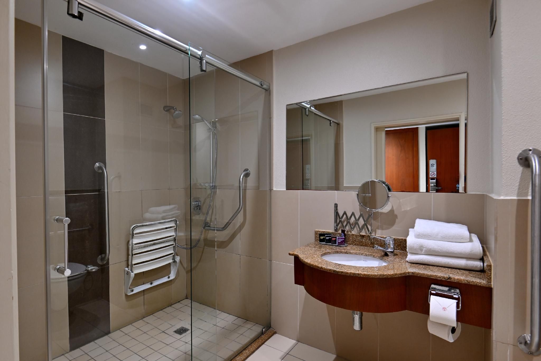 Accessible Twin Room - Non-Smoking