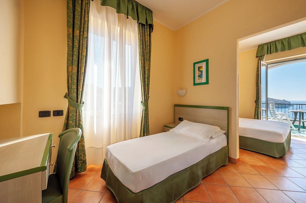 Family Room, Multiple Beds, Terrace, Sea View