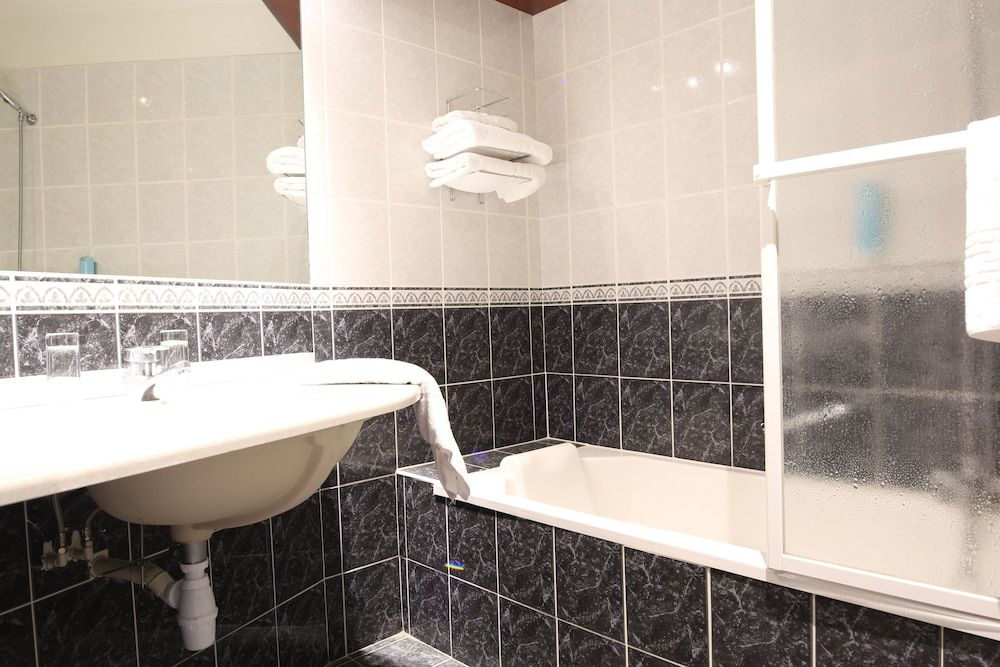 Best Western Hotel Le Pont D'Or Superior Room, 1 Queen Bed, Balcony, River View (Twin bed on request) 7