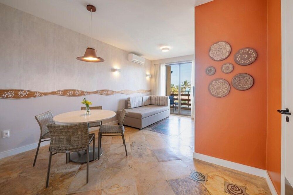 Beach Park Suites Resort Junior Room, Mobility Accessible 5