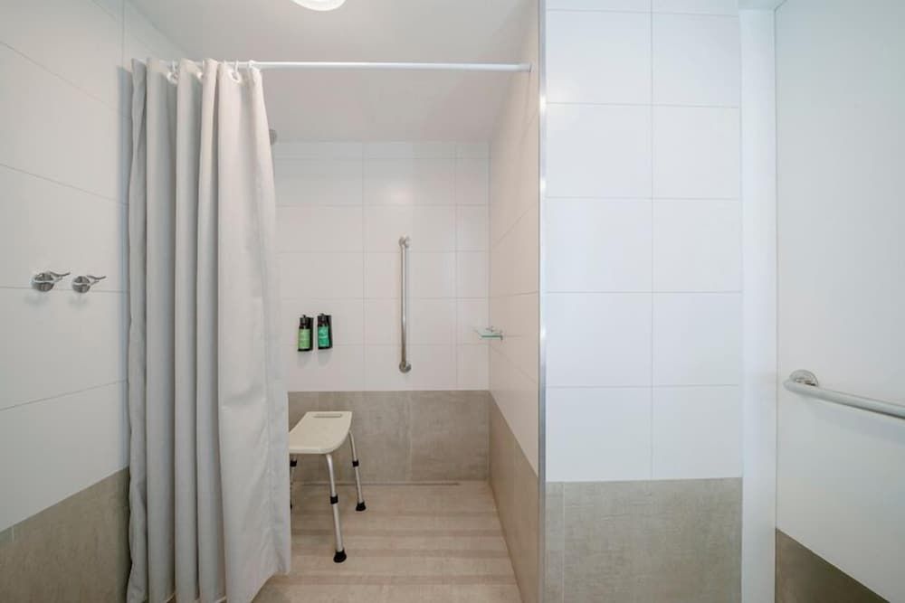 Beach Park Suites Resort Junior Room, Mobility Accessible 10