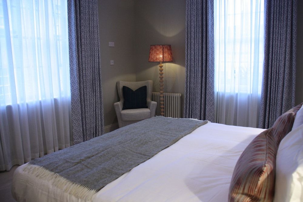 The Bell Hotel Saxmundham Spacious Double Room 6