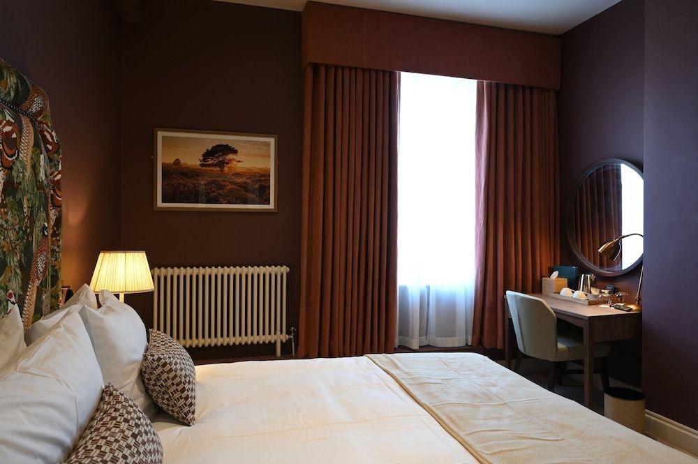 The Bell Hotel Saxmundham Classic Double Room 5